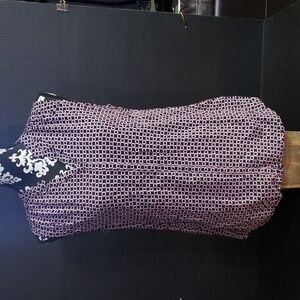 Nicole Miller Original Black, Pink & White Geo Design Sleeveless Top. Size L.